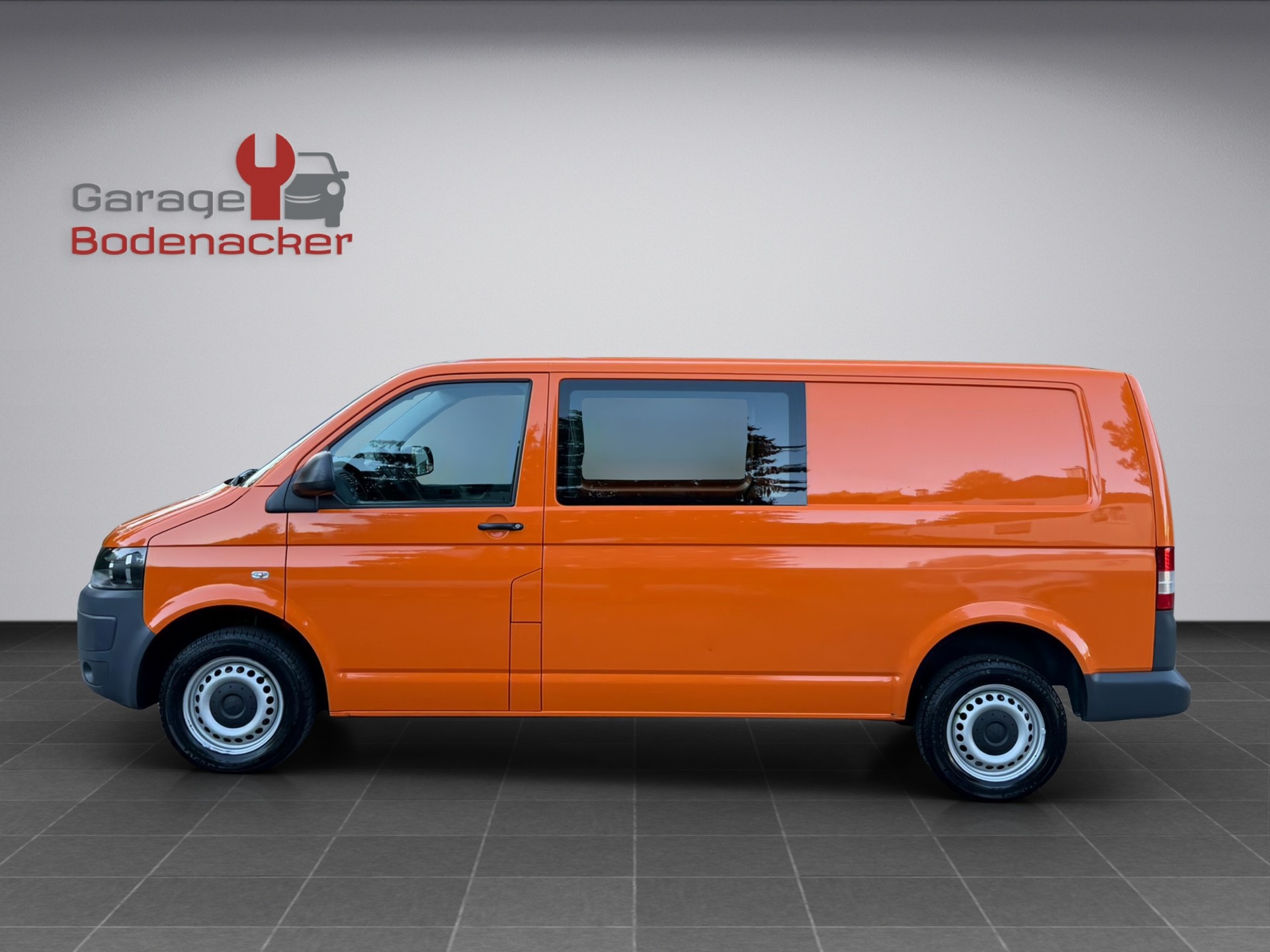 VW T5 2.0 TDI DSG-image-2