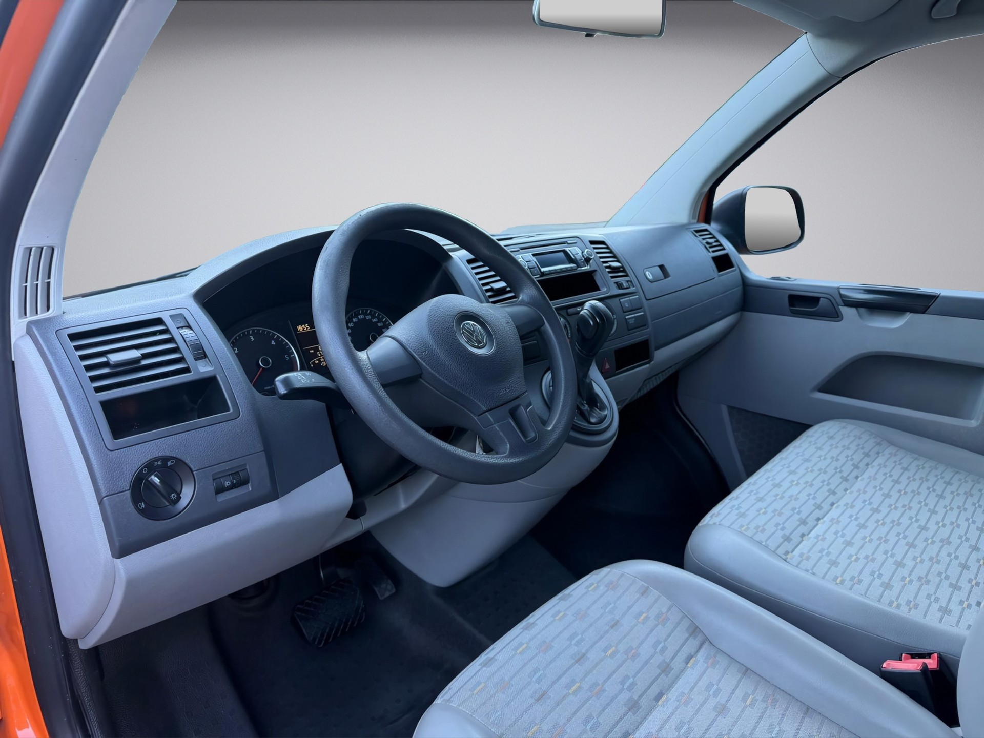 VW T5 2.0 TDI DSG-image-9