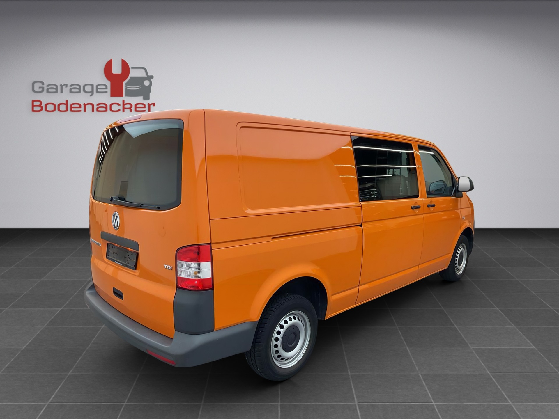 VW T5 2.0 TDI DSG-showroom-element-2