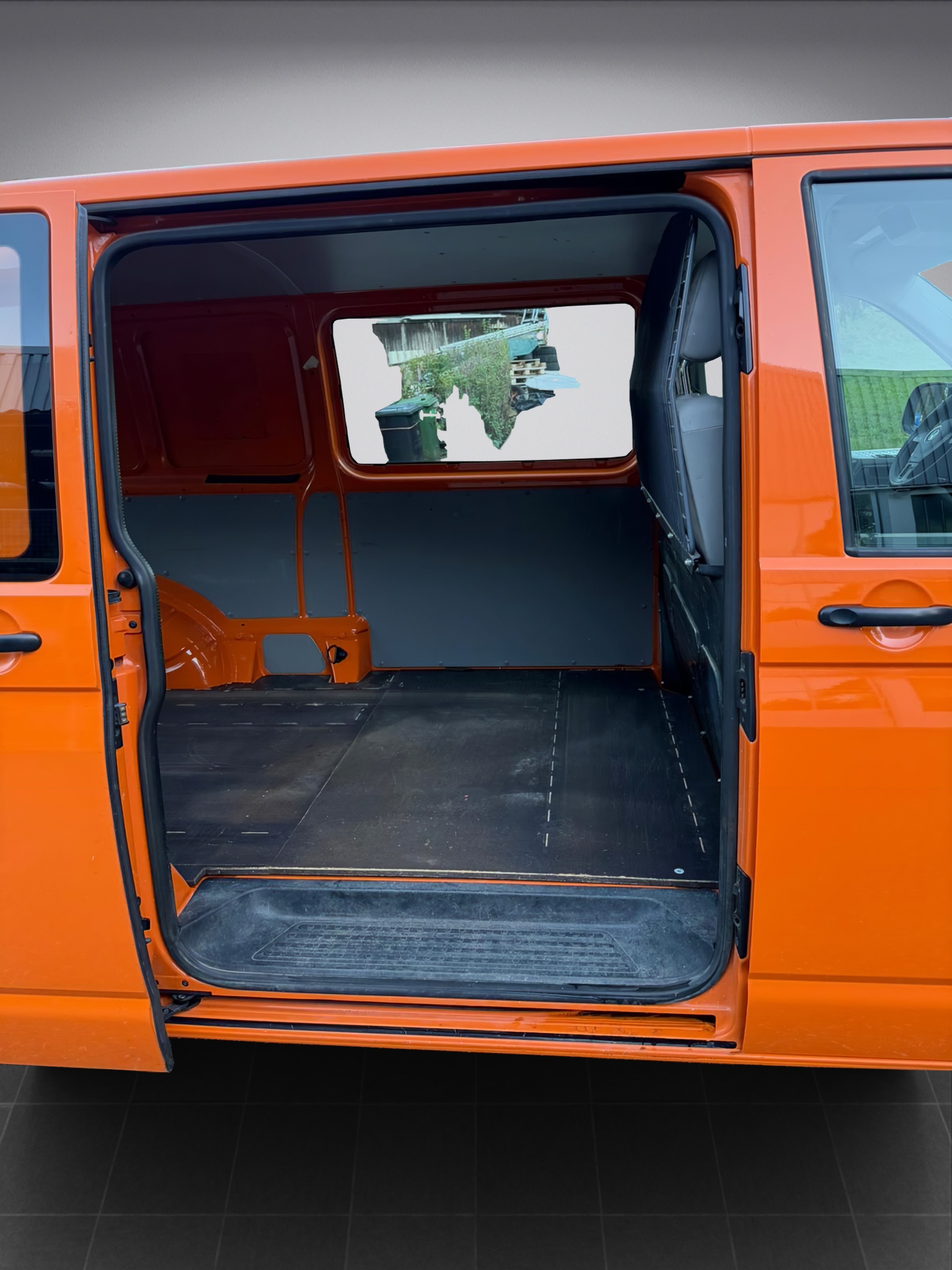 VW T5 2.0 TDI DSG-image-7