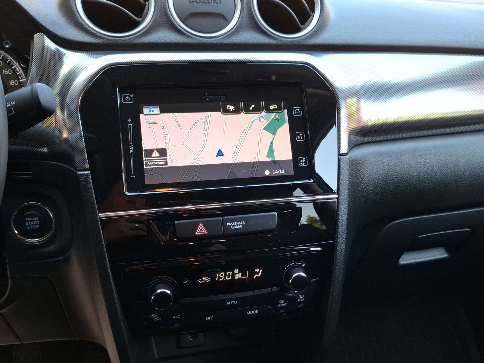 SUZUKI Vitara 1.4 Boosterjet Compact + Hybrid-image-10
