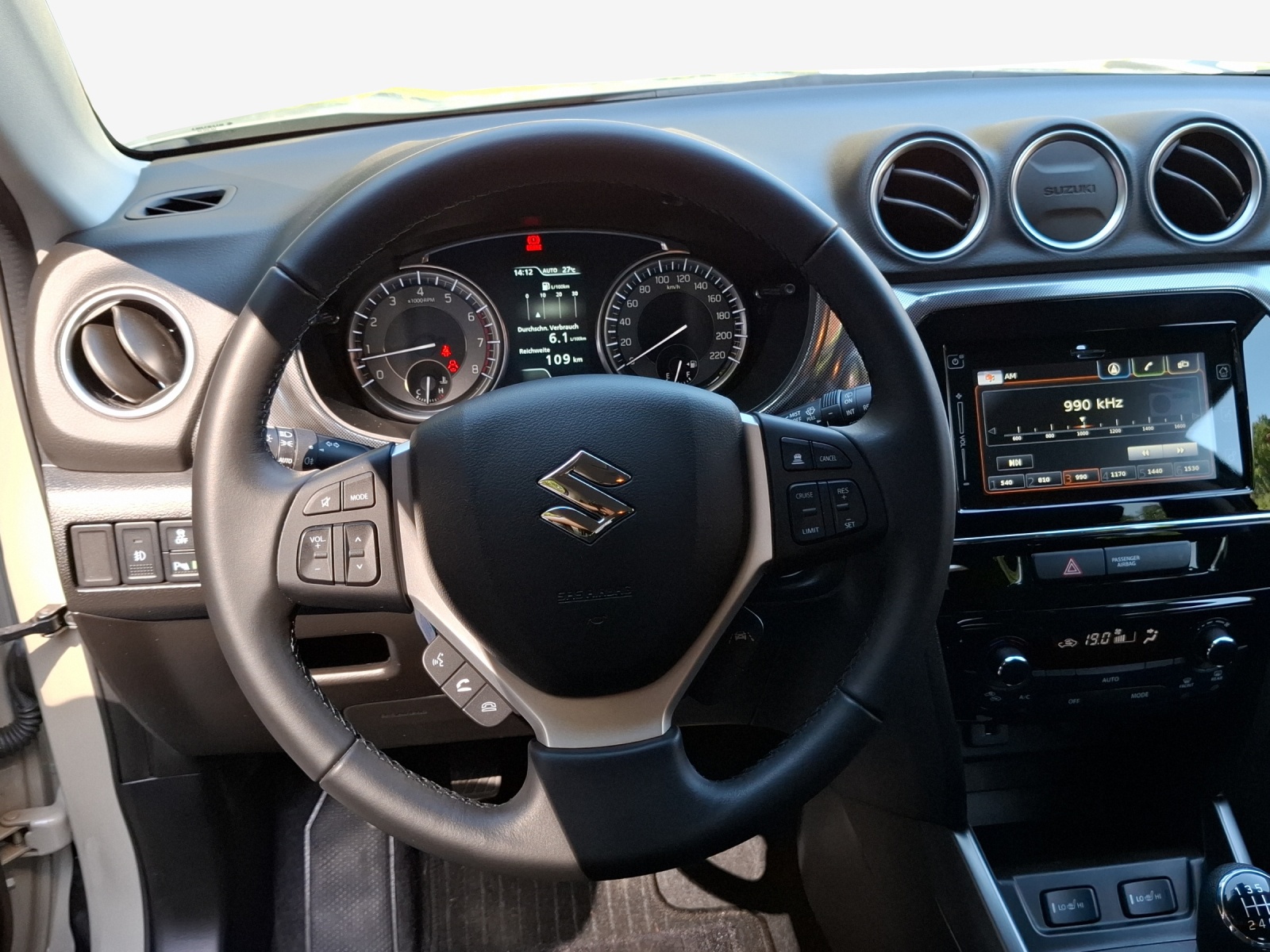 SUZUKI Vitara 1.4 Boosterjet Compact + Hybrid-image-9