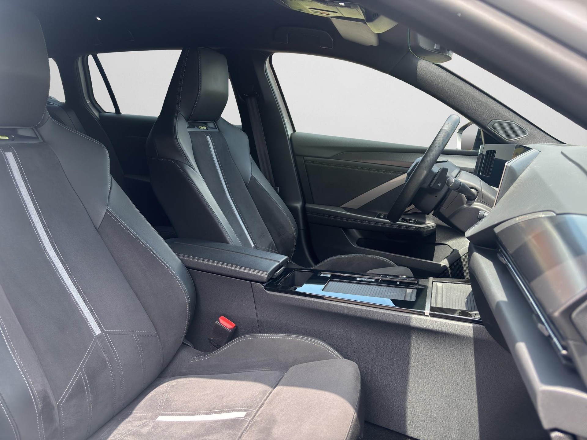 OPEL Astra Sports Tourer 1.6 T PHEV 225 GSe-image-10