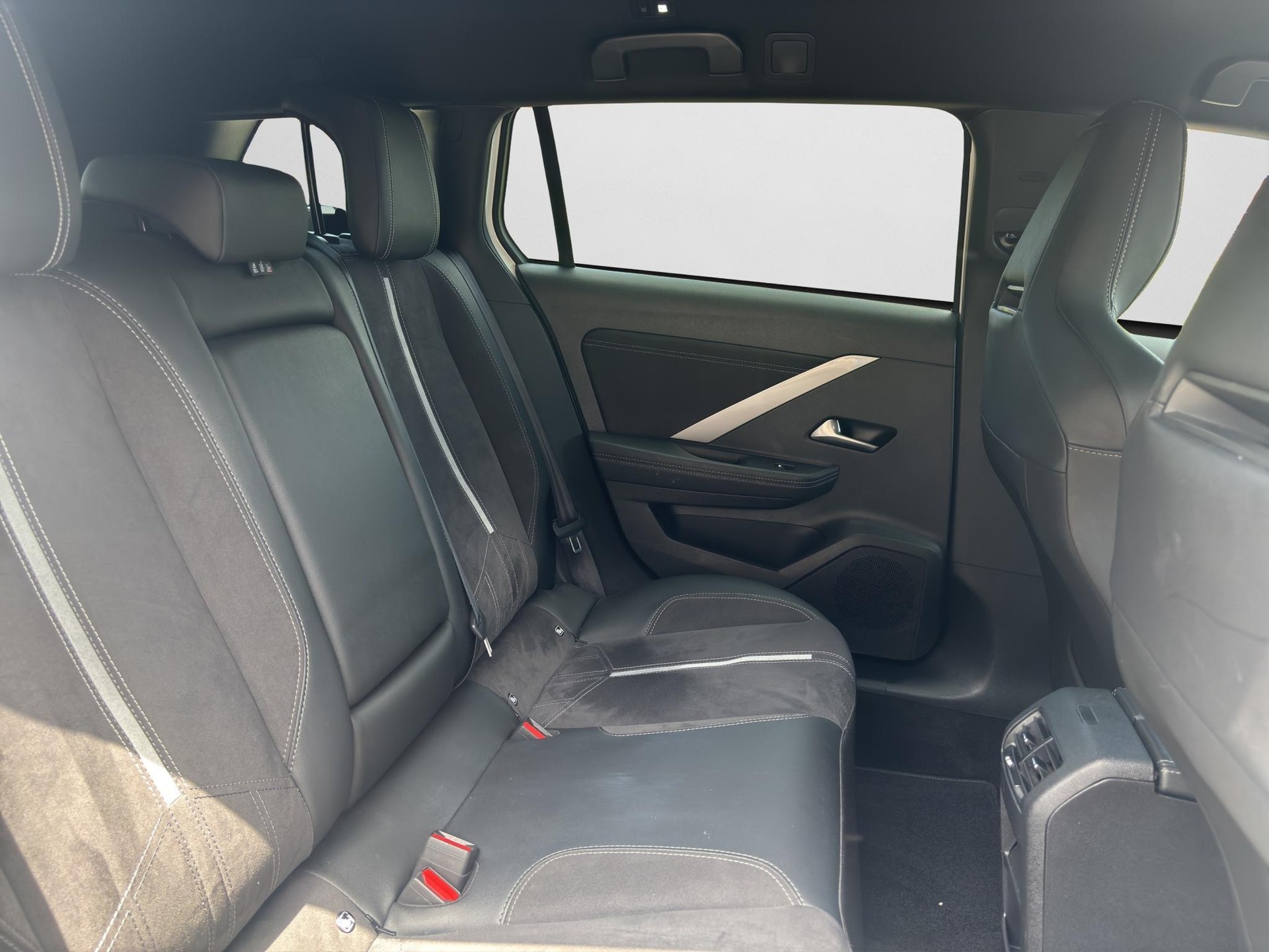 OPEL Astra Sports Tourer 1.6 T PHEV 225 GSe-image-15