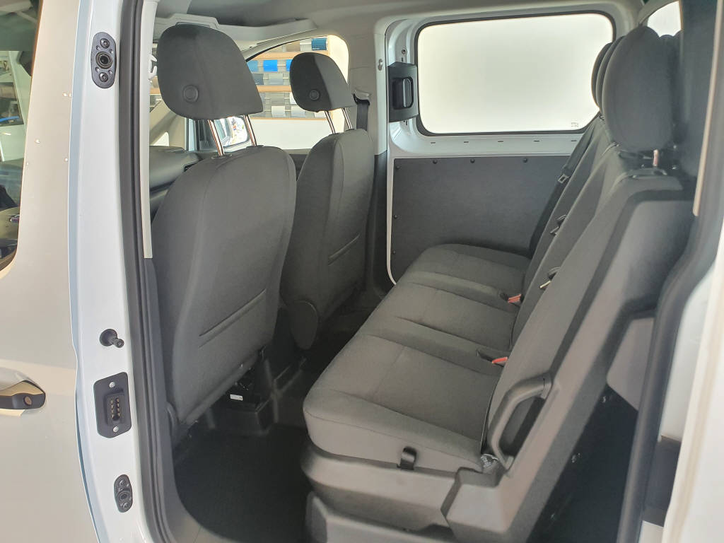 FORD Grand Transit Connect FlexCab 1.5 EcoBoost 150 Trend PHEV-image-11
