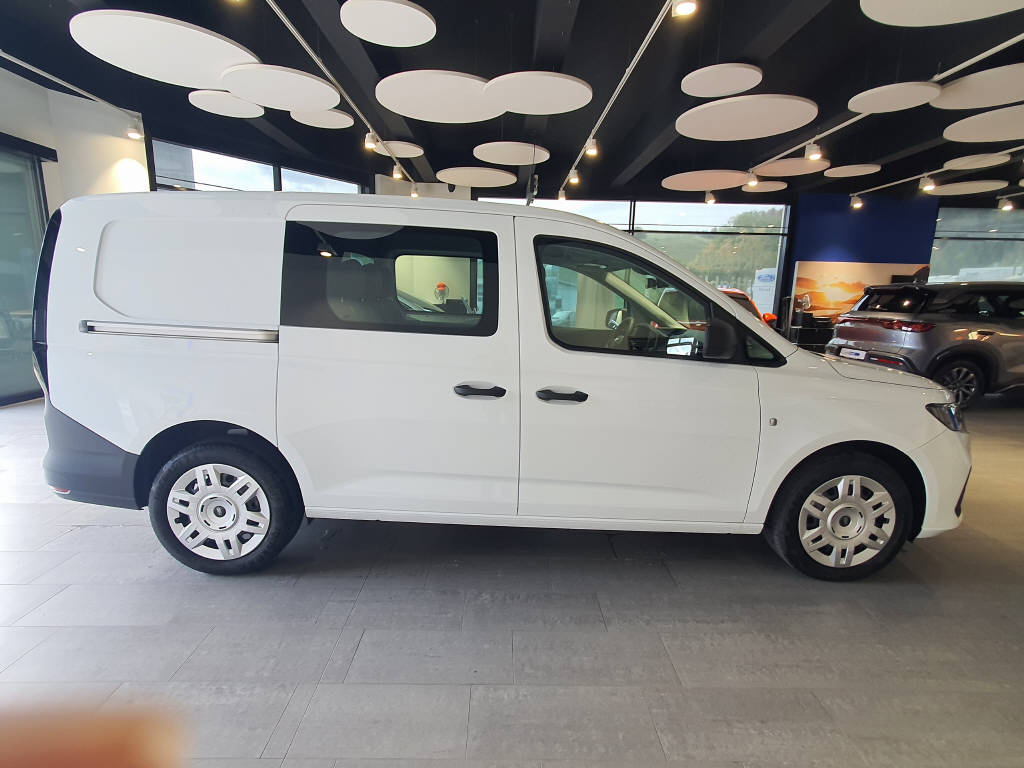 FORD Grand Transit Connect FlexCab 1.5 EcoBoost 150 Trend PHEV-image-3