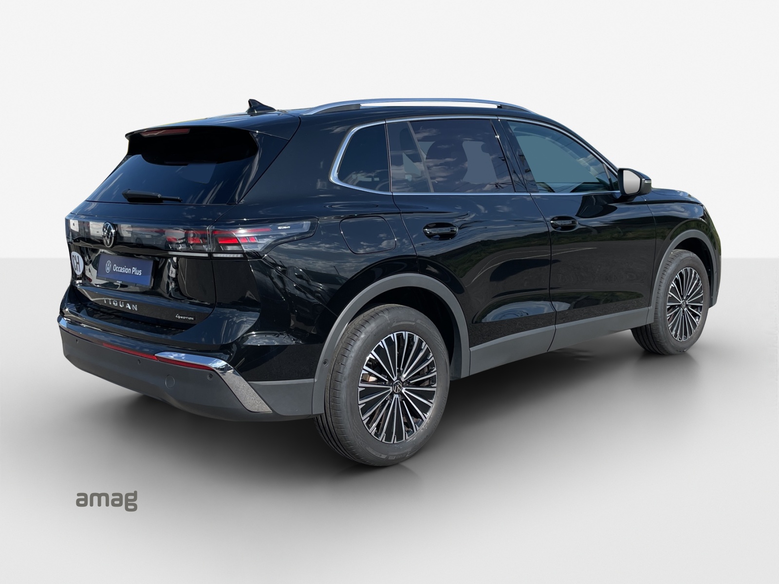 VW Tiguan 2.0 TSI DSG Elegance 4Motion-image-4