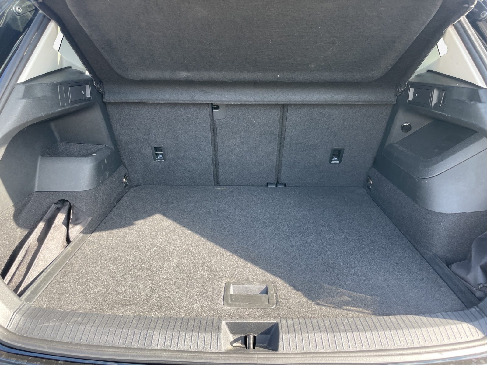 VW Tiguan 2.0 TSI DSG Elegance 4Motion-image-12