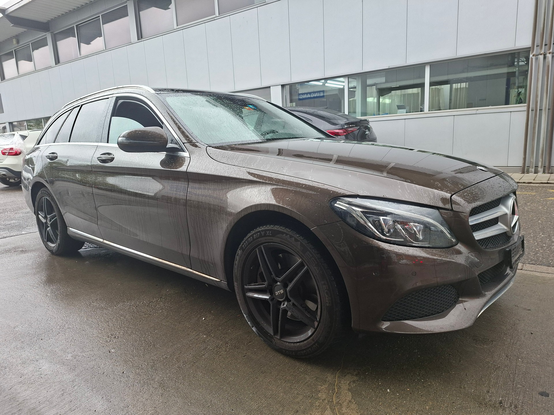 MERCEDES-BENZ C 250 d Swiss Star Exclusive 4Matic 9G-Tronic-image-3