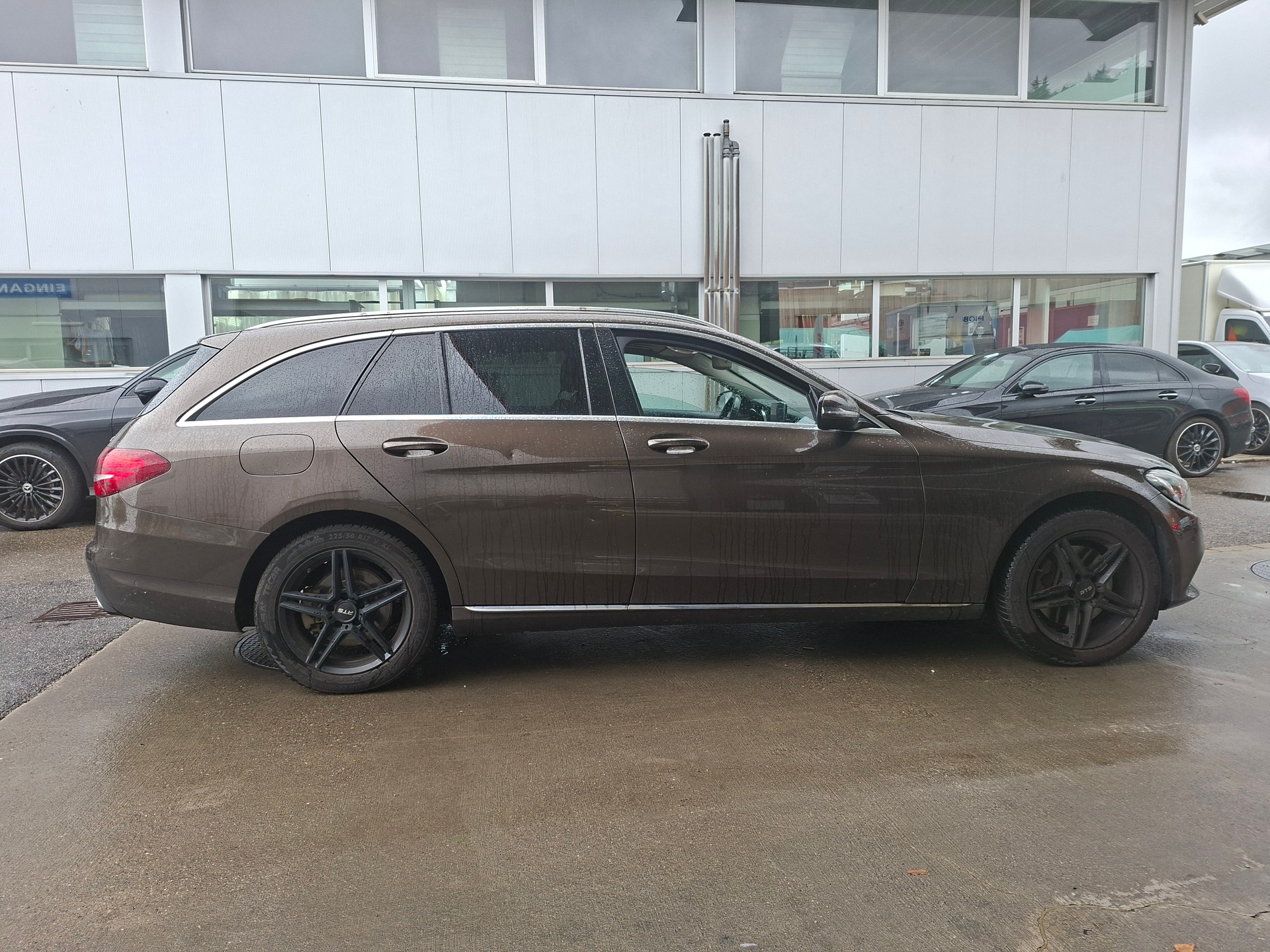 MERCEDES-BENZ C 250 d Swiss Star Exclusive 4Matic 9G-Tronic-image-4