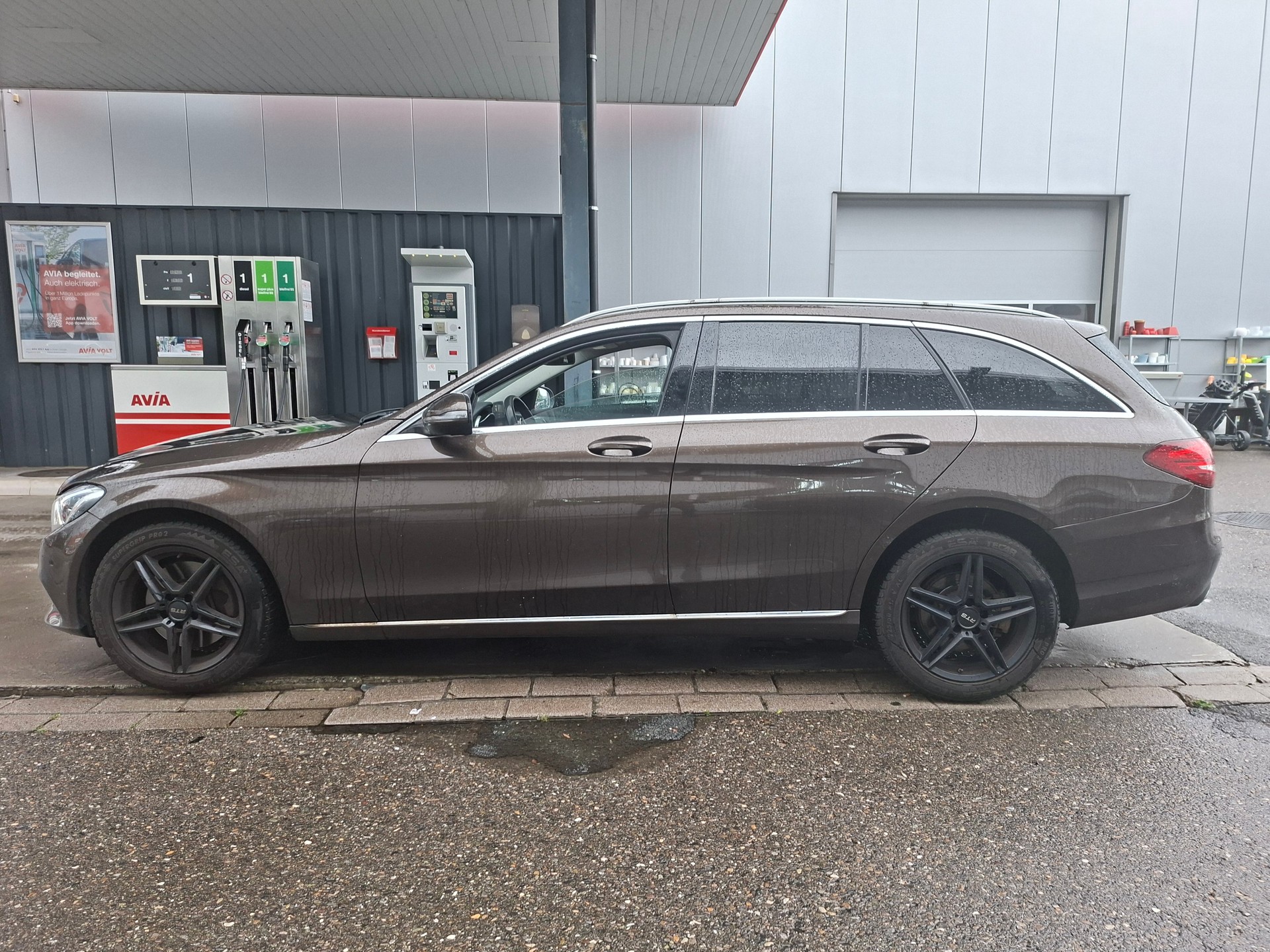 MERCEDES-BENZ C 250 d Swiss Star Exclusive 4Matic 9G-Tronic-image-1