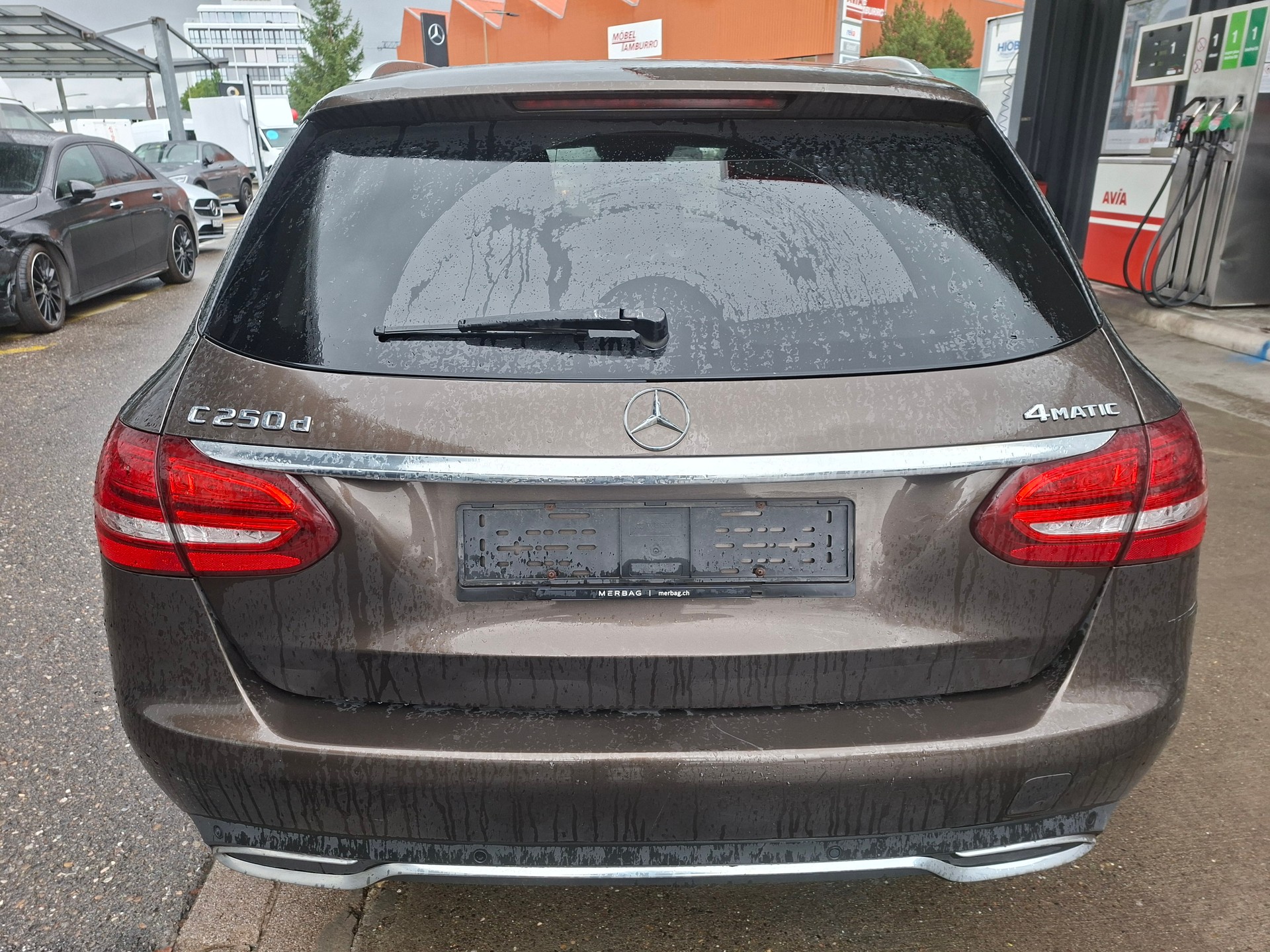 MERCEDES-BENZ C 250 d Swiss Star Exclusive 4Matic 9G-Tronic-image-2