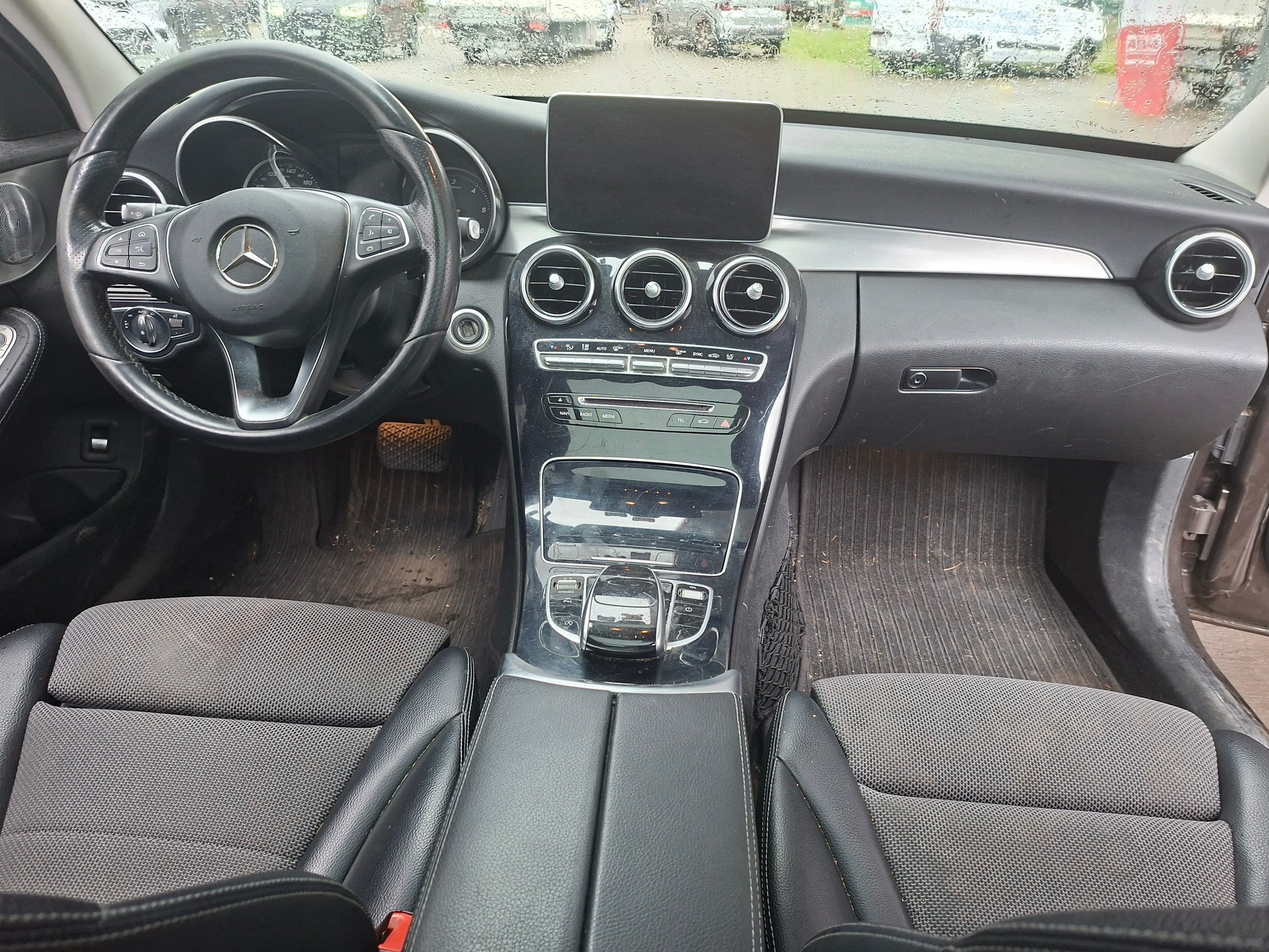 MERCEDES-BENZ C 250 d Swiss Star Exclusive 4Matic 9G-Tronic-image-7