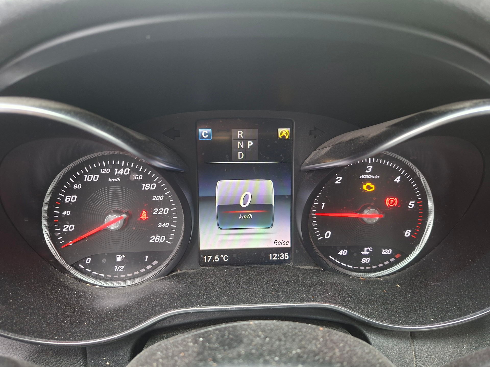 MERCEDES-BENZ C 250 d Swiss Star Exclusive 4Matic 9G-Tronic-image-9