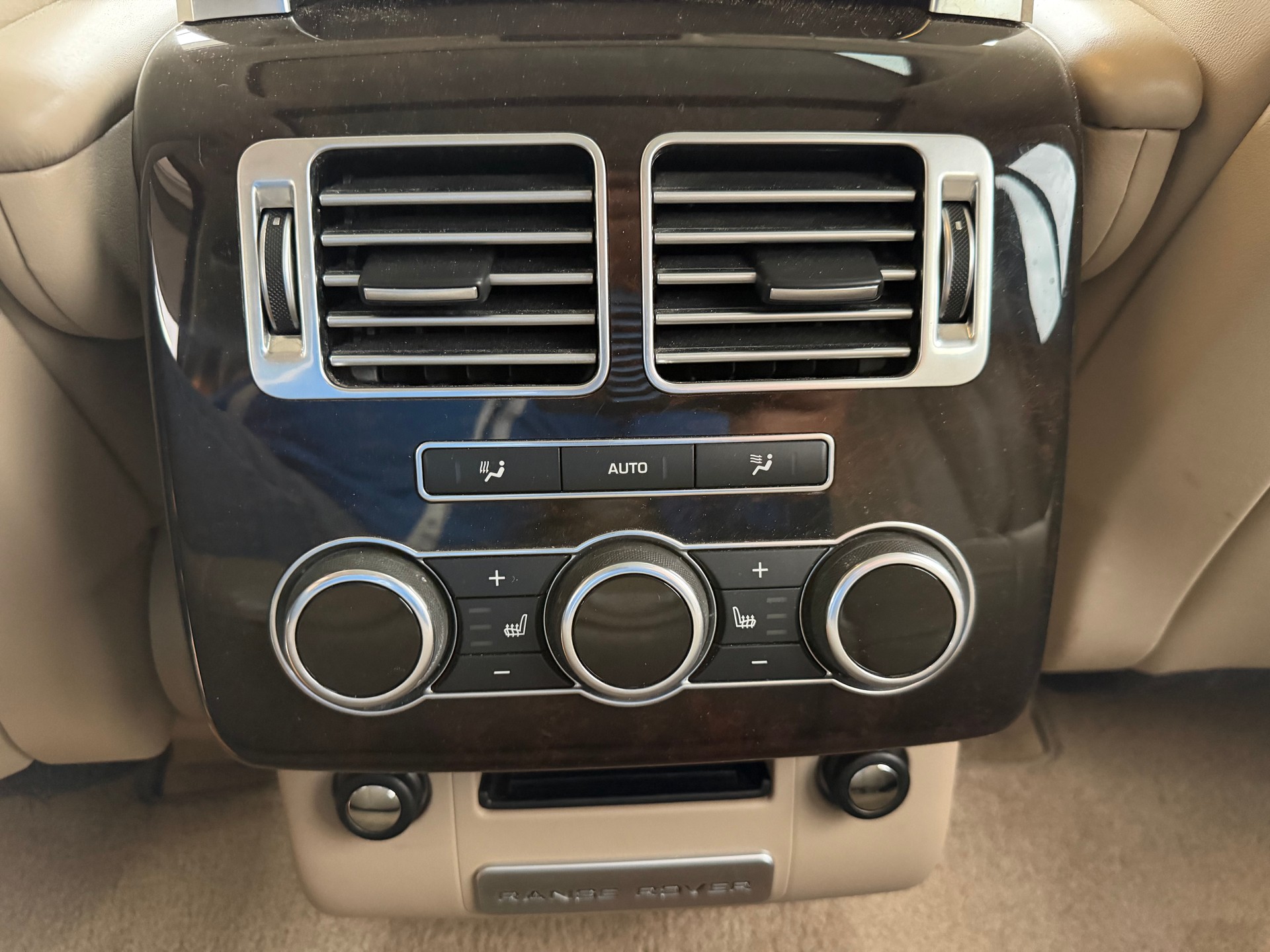 LAND ROVER Range Rover 3.0 TDV6 HSE Automatic-image-14