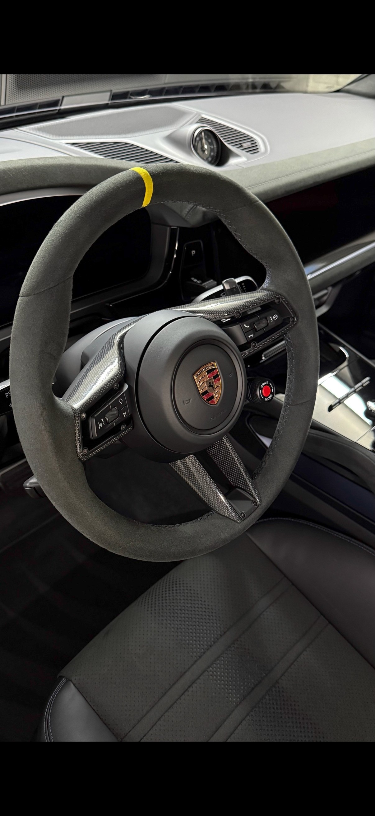 PORSCHE 4.0 V8 Turbo E-Hybrid Coupé mit GT-Paket-image-12