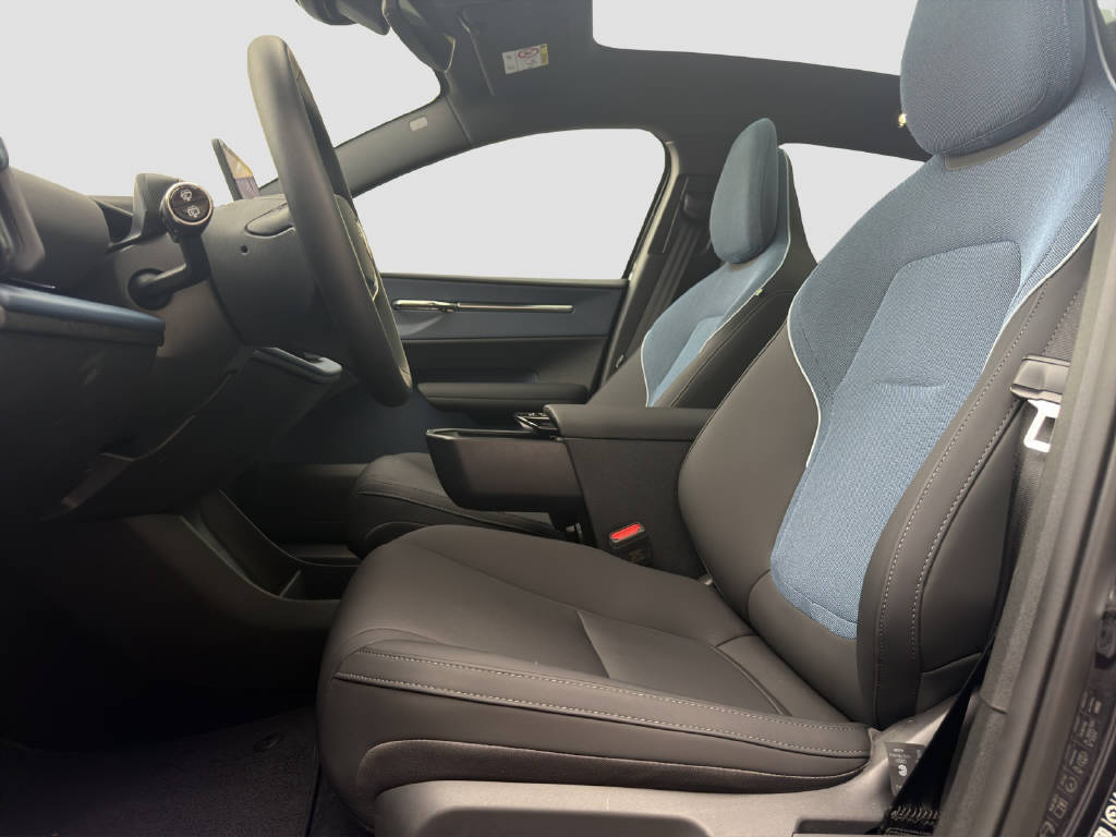 VOLVO EX 30 E60 Twin Ultra Performance AWD-image-7