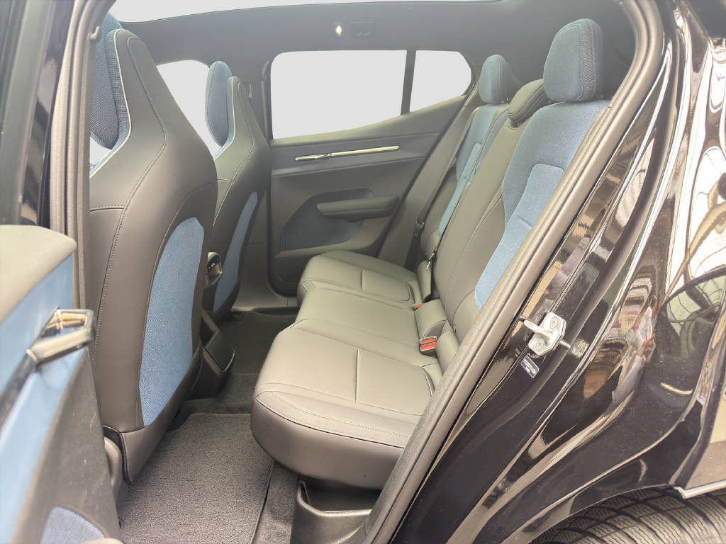VOLVO EX 30 E60 Twin Ultra Performance AWD-image-10