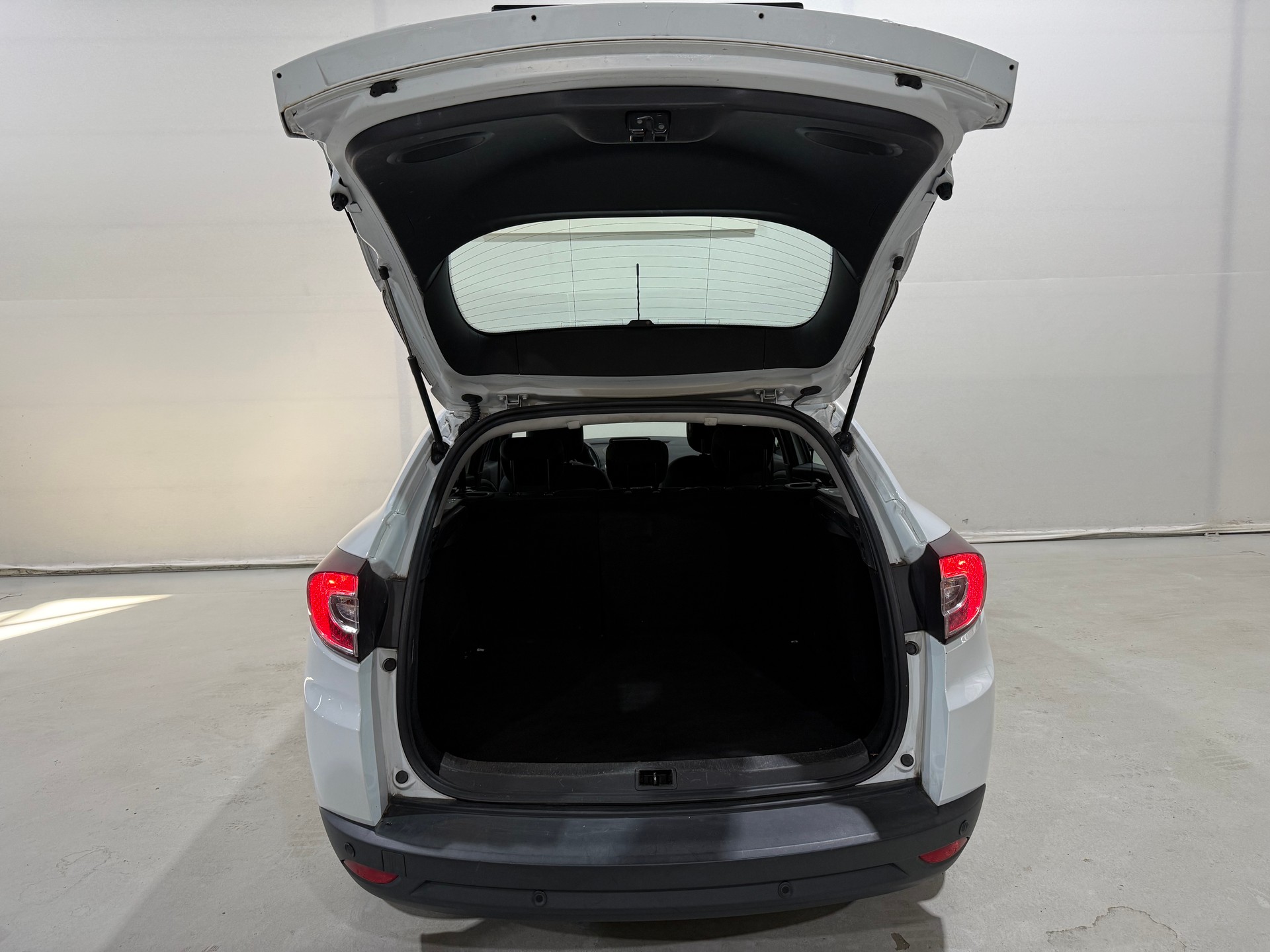 RENAULT Mégane Grandtour 1.5 dCi Bose-image-10