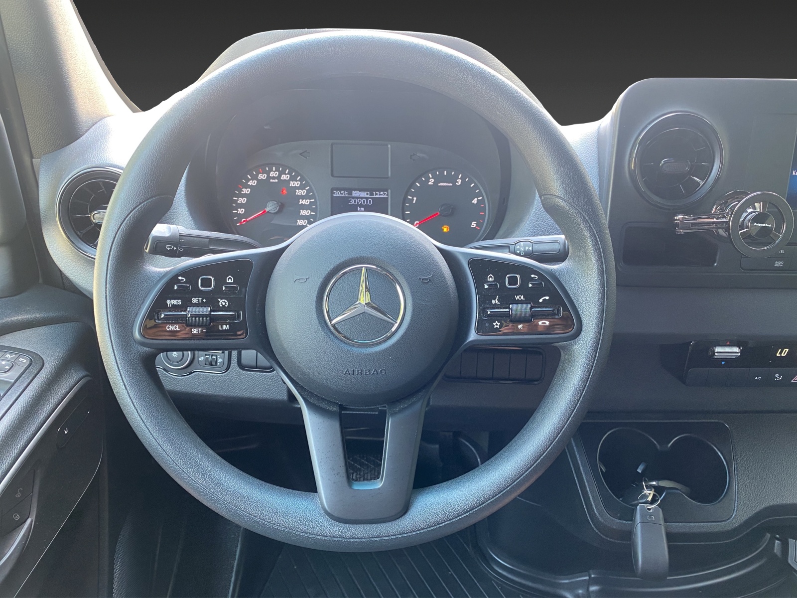 MERCEDES-BENZ Sprinter 317 CDI Standard 9G-TRONIC-image-9