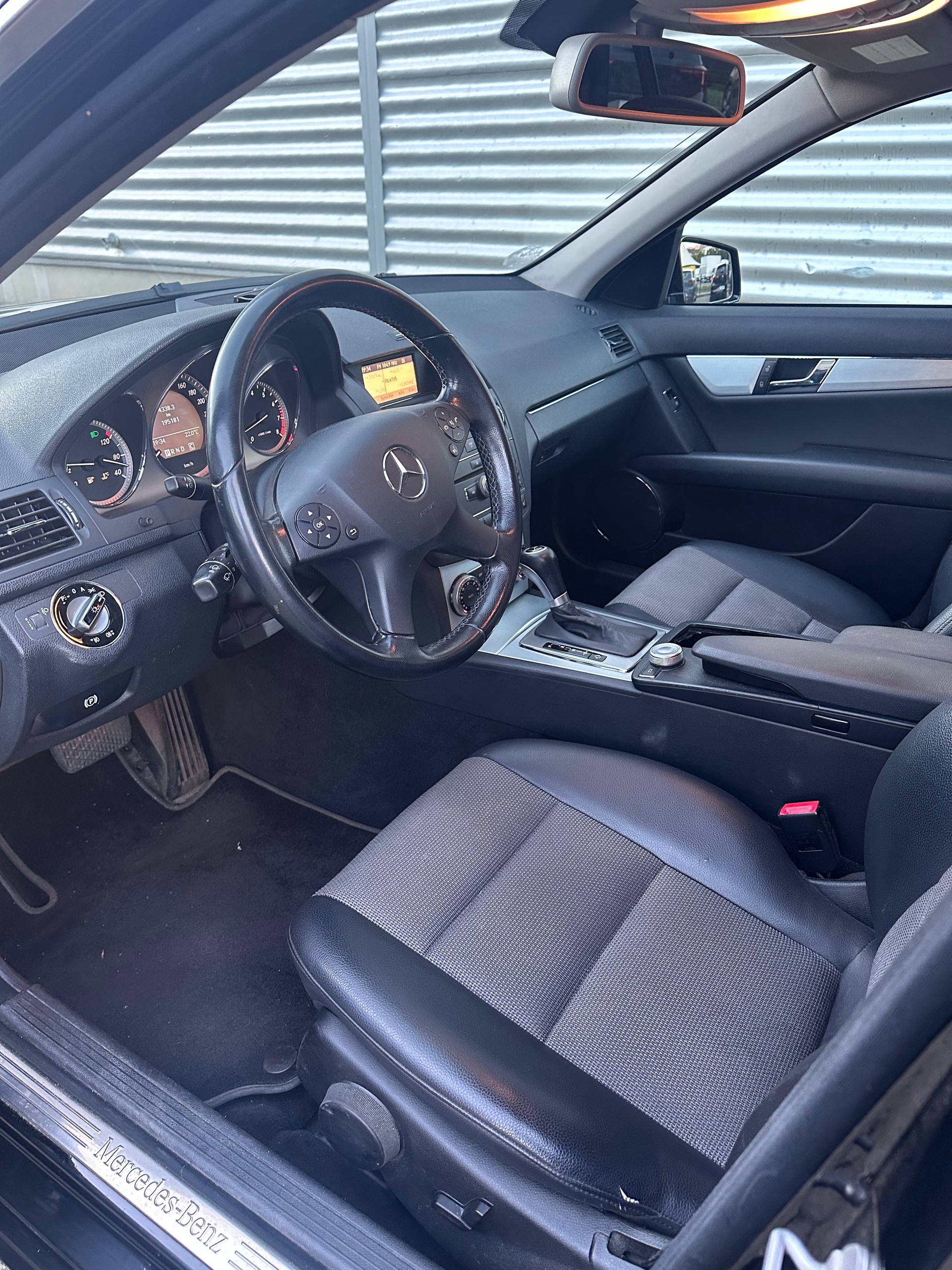 MERCEDES-BENZ C 180 Kompressor BlueEff. Avantgarde Aut. Frisch ab MFK-image-7