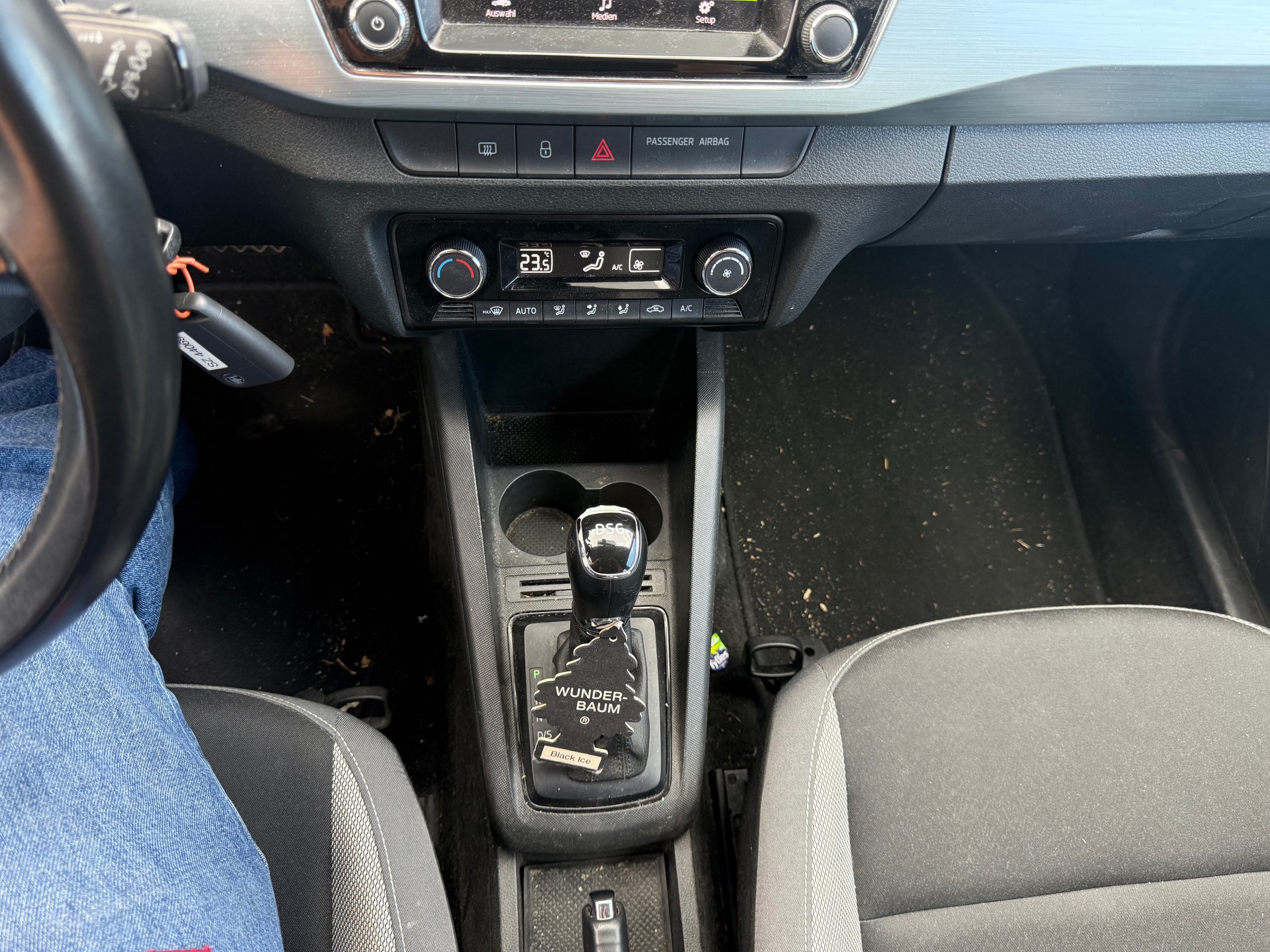 SKODA Fabia 1.4 TDI Ambition DSG-image-8