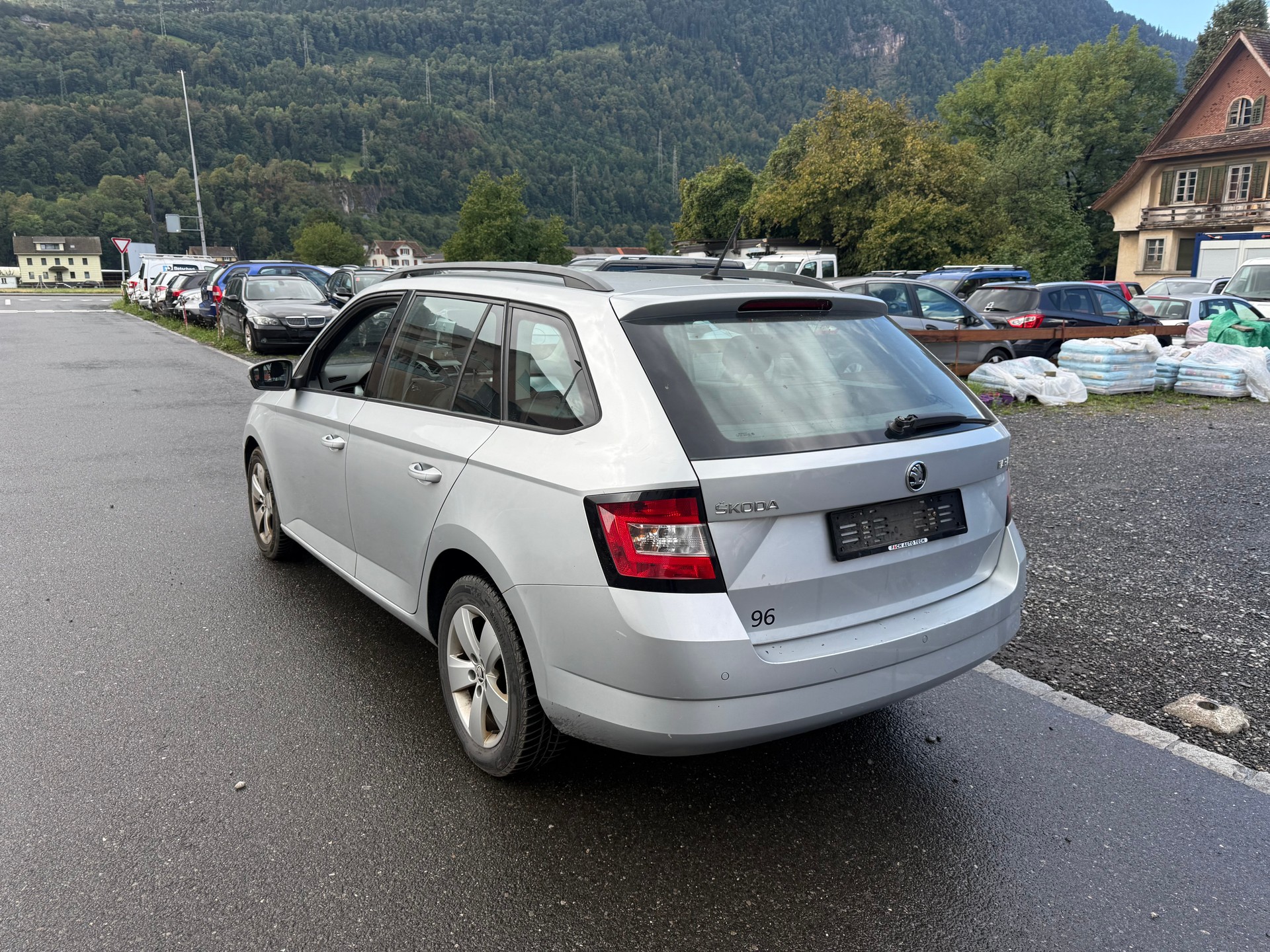 SKODA Fabia 1.4 TDI Ambition DSG-image-3