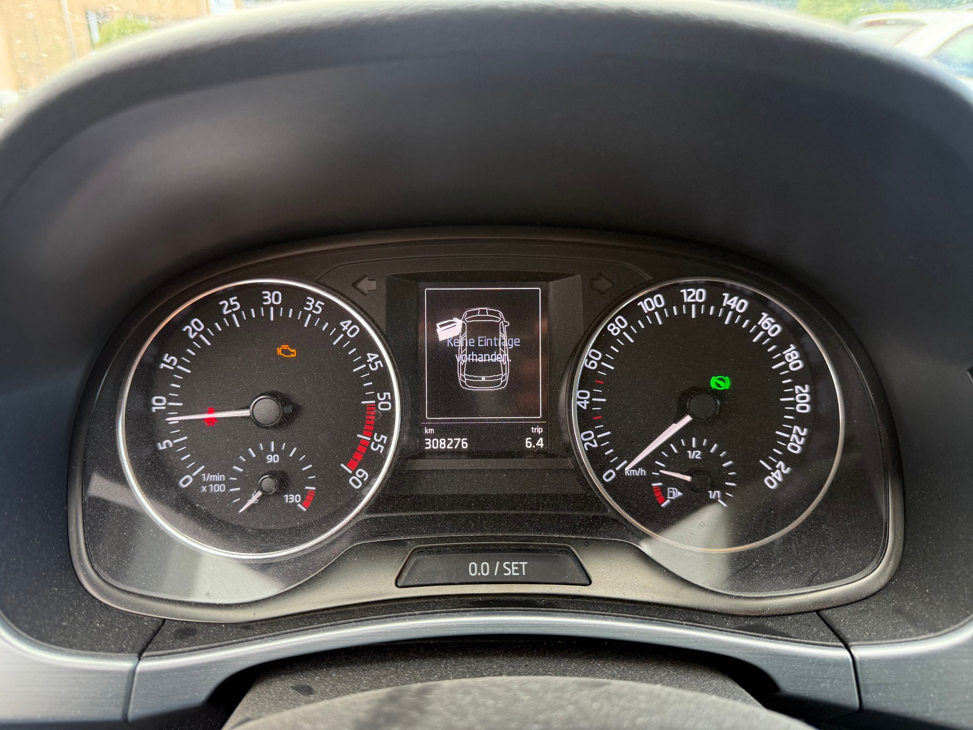 SKODA Fabia 1.4 TDI Ambition DSG-image-10
