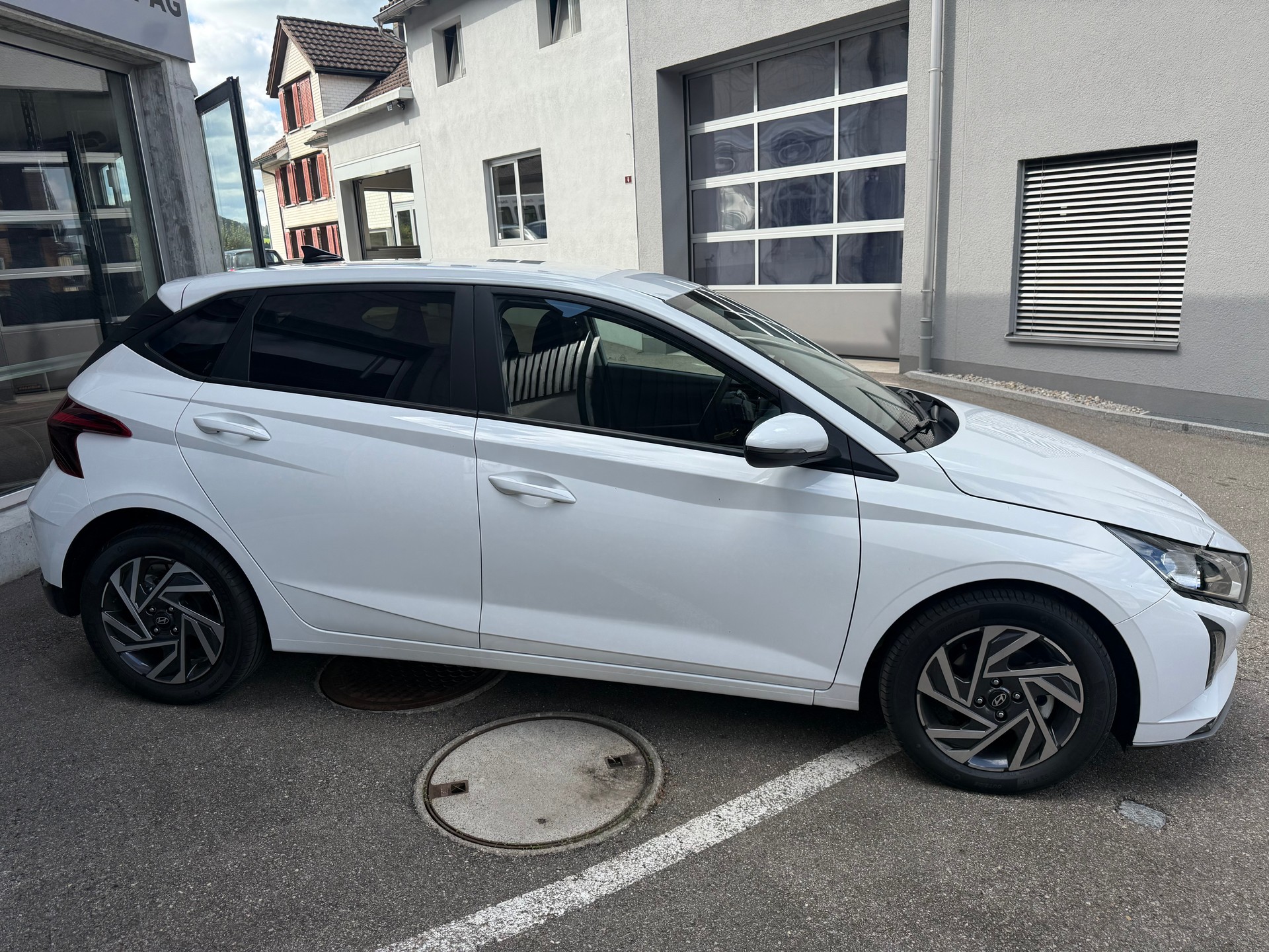 HYUNDAI i20 1.0 T-GDi Sportline DCT-image-3