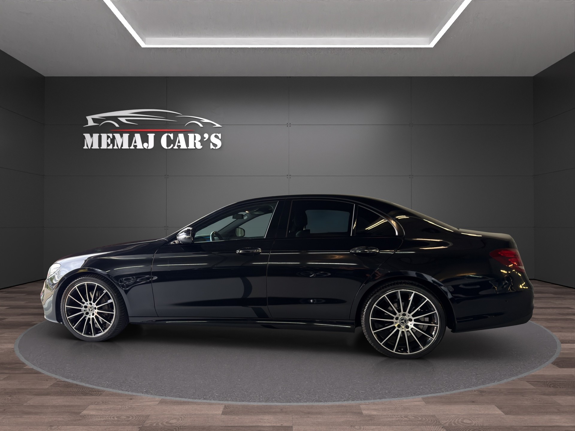 MERCEDES-BENZ E 220d Swiss Star AMG Line 4Matic 9G-Tronic-image-6