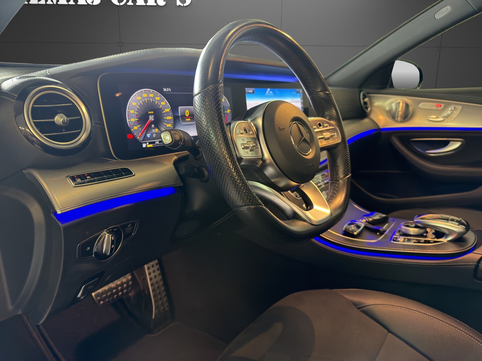 MERCEDES-BENZ E 220d Swiss Star AMG Line 4Matic 9G-Tronic-image-15