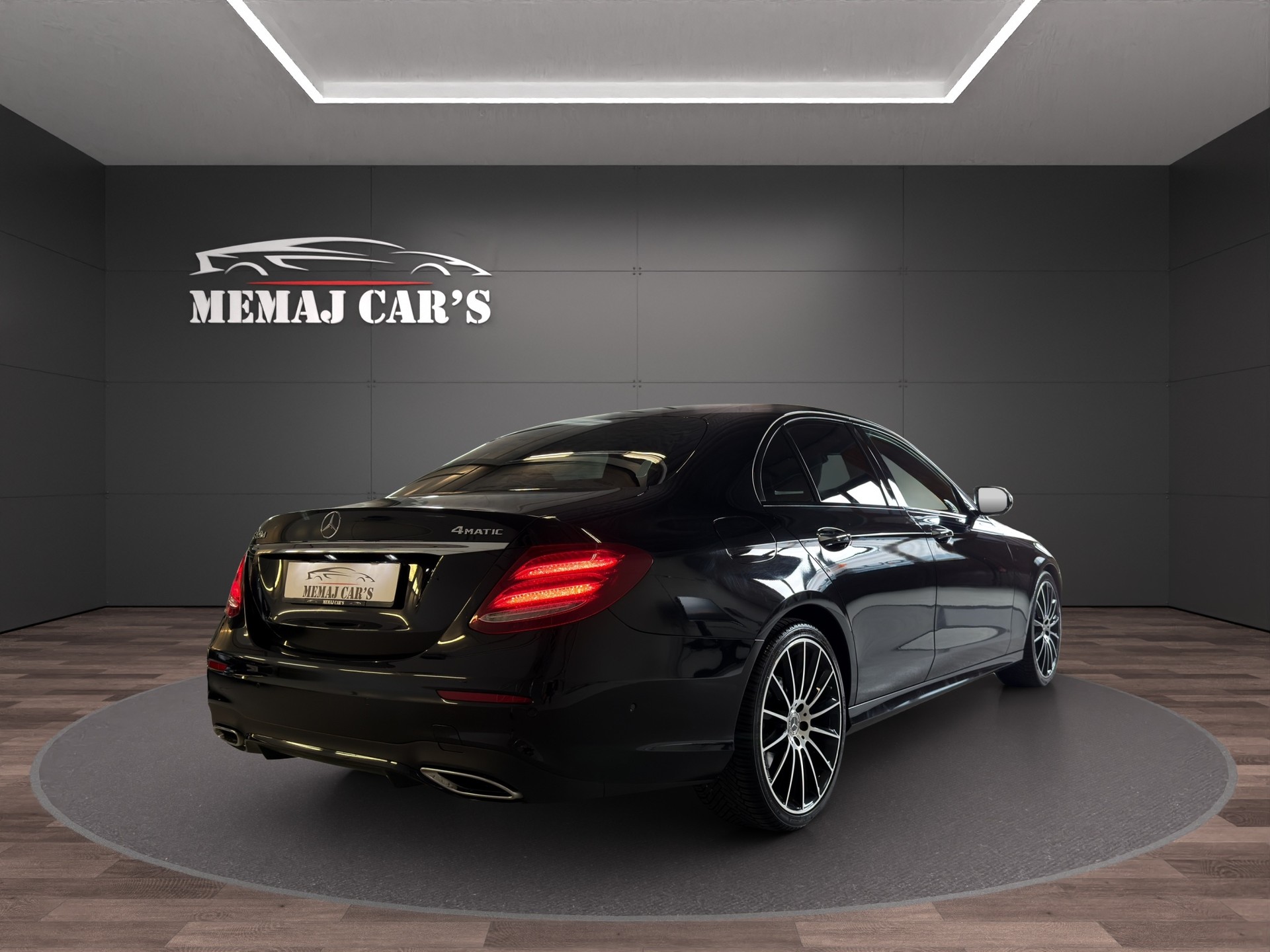 MERCEDES-BENZ E 220d Swiss Star AMG Line 4Matic 9G-Tronic-image-3