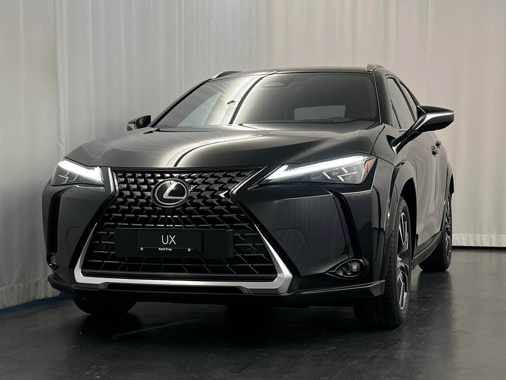 LEXUS UX 300h Excellence-image-0