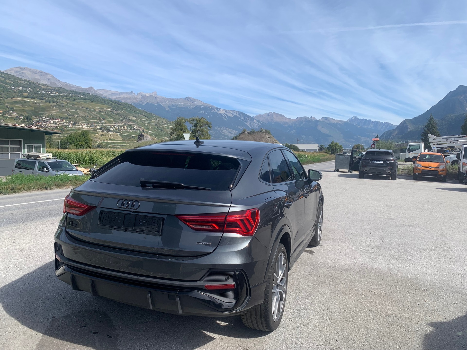 AUDI Q3 Sportback 40 TDI S line quattro S-tronic-image-8