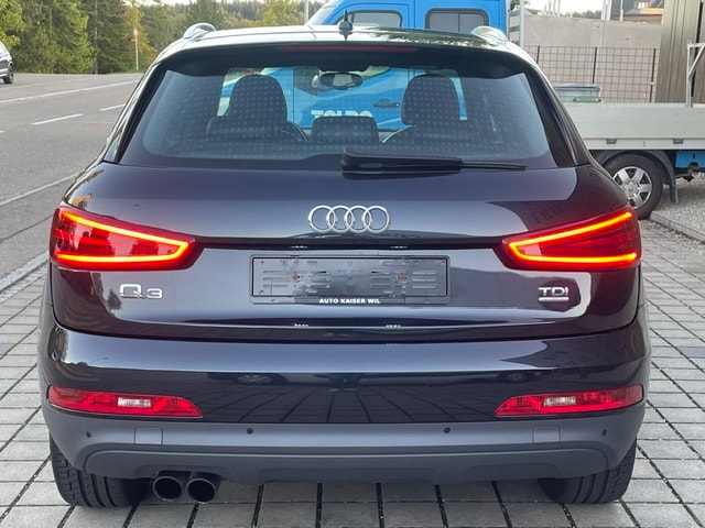 AUDI Q3 2.0 TDI quattro S-tronic-image-9