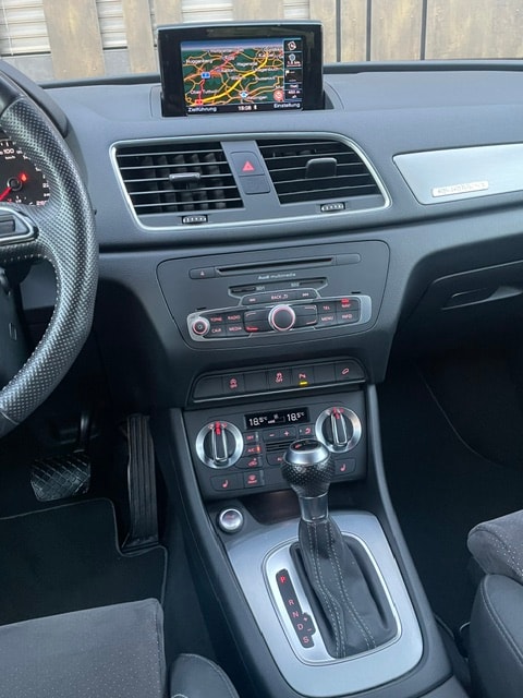 AUDI Q3 2.0 TDI quattro S-tronic-image-21