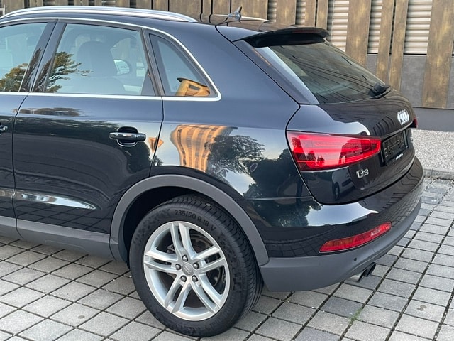 AUDI Q3 2.0 TDI quattro S-tronic-image-8