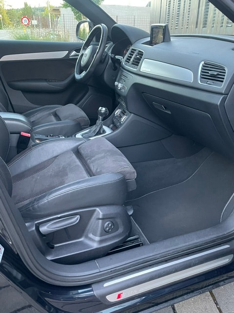 AUDI Q3 2.0 TDI quattro S-tronic-image-25