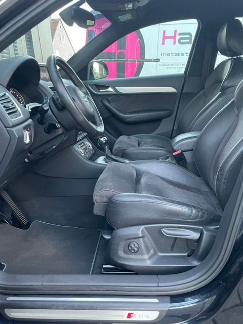 AUDI Q3 2.0 TDI quattro S-tronic-image-17