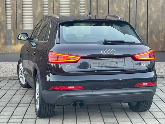 AUDI Q3 2.0 TDI quattro S-tronic-image-11