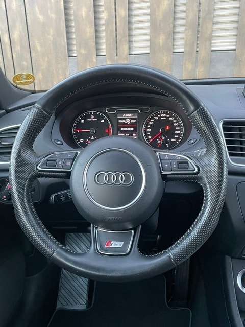 AUDI Q3 2.0 TDI quattro S-tronic-image-20
