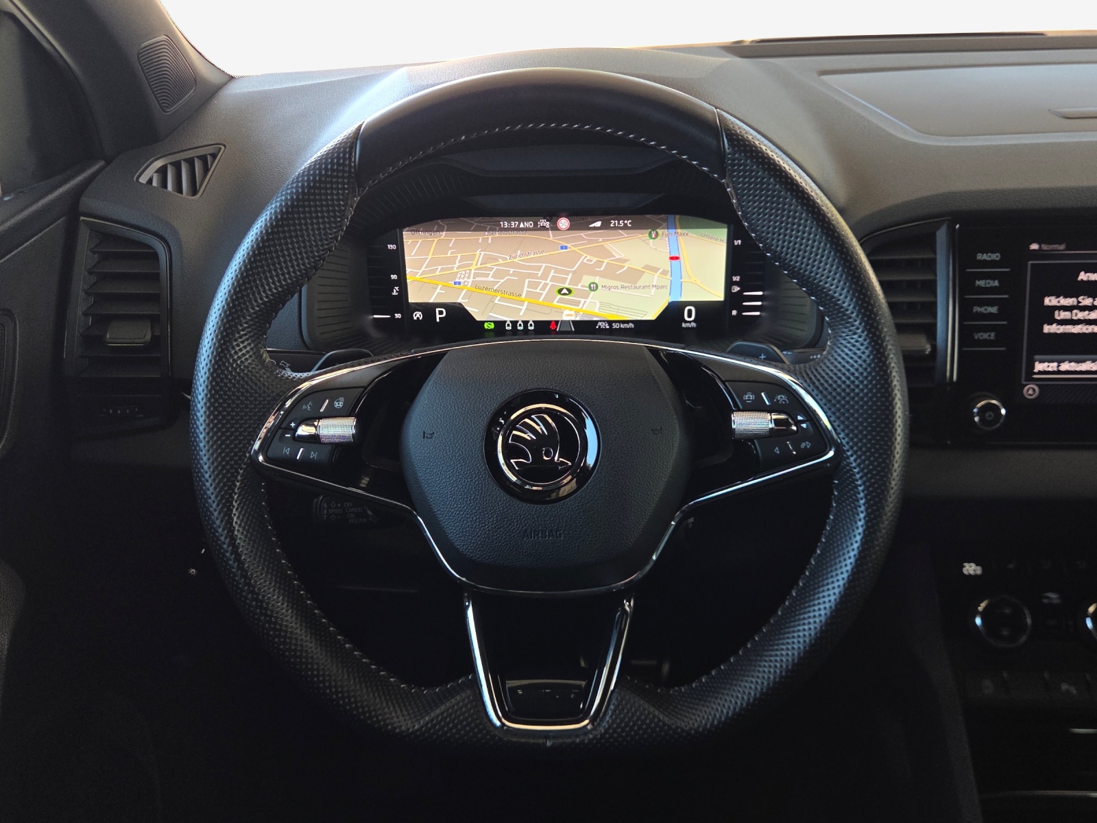 SKODA Karoq 2.0 TSI SportLine 4x4 DSG-image-9