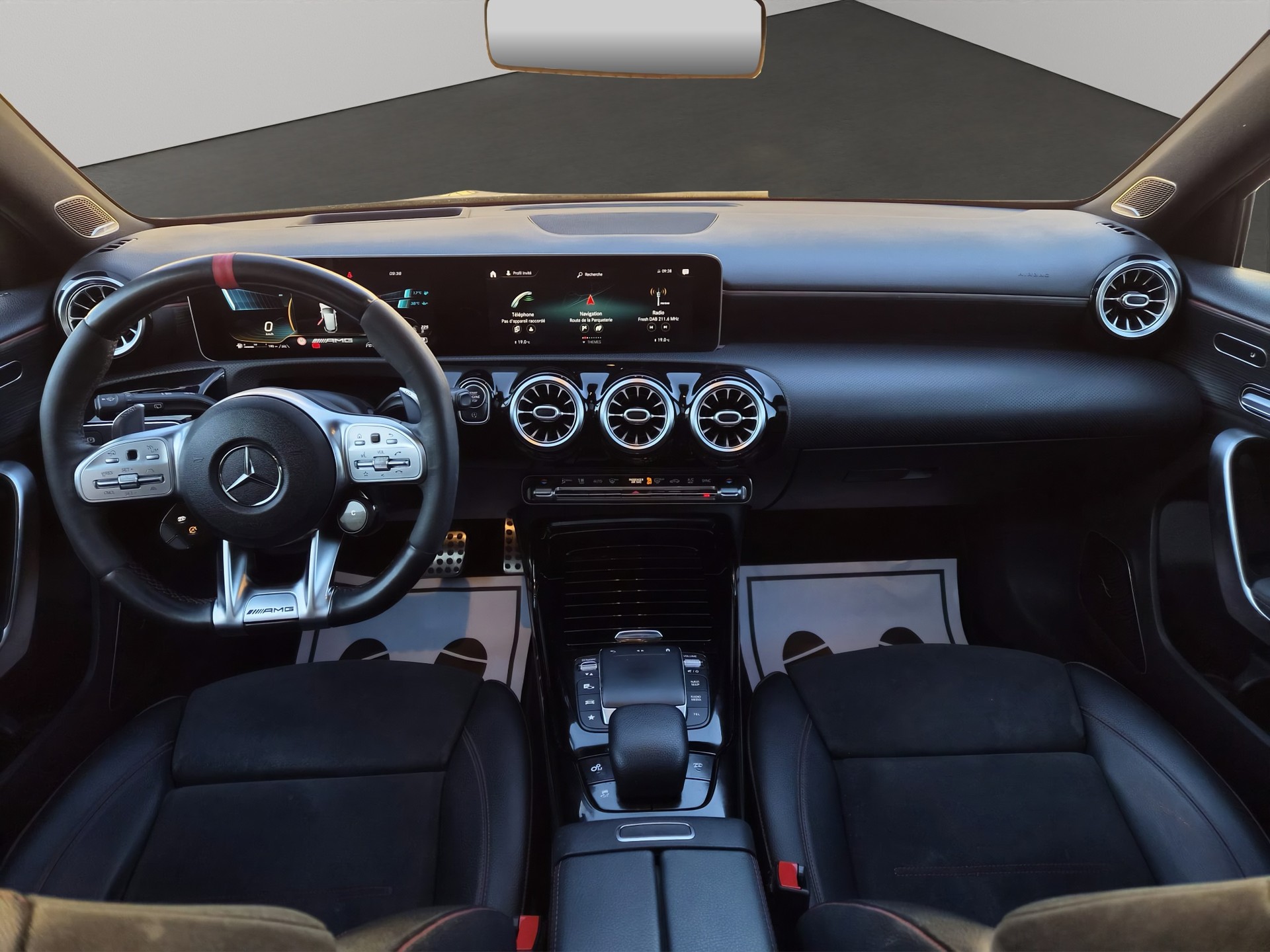 MERCEDES-BENZ A 45 S AMG 4Matic+ Speedshift-image-8