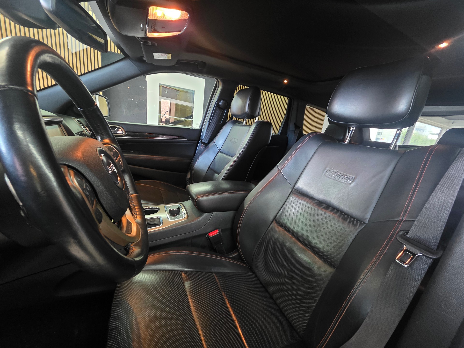 JEEP Grand Cherokee 3.0 CRD 75th Anniversary Automatic-image-9