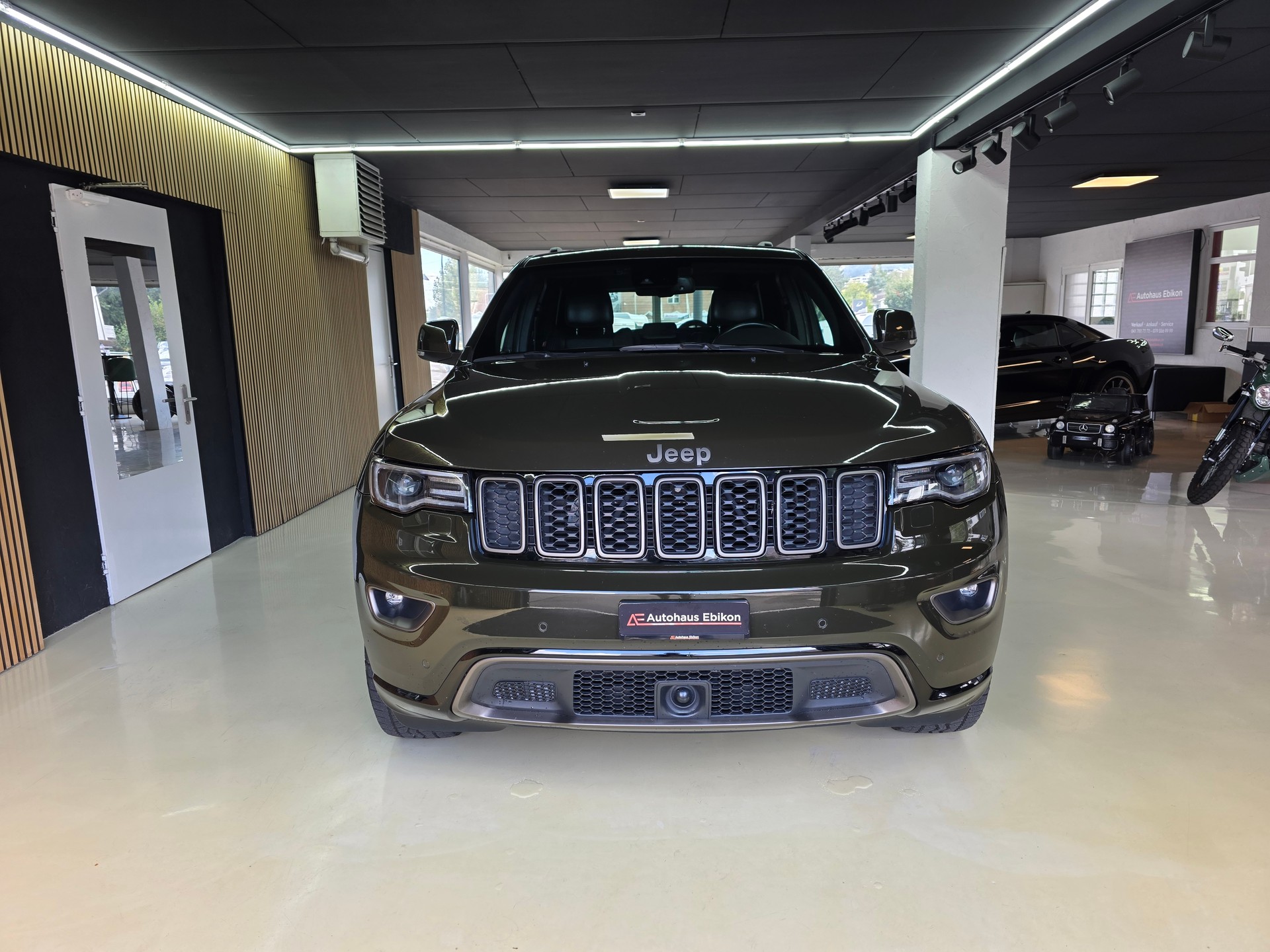 JEEP Grand Cherokee 3.0 CRD 75th Anniversary Automatic-image-1