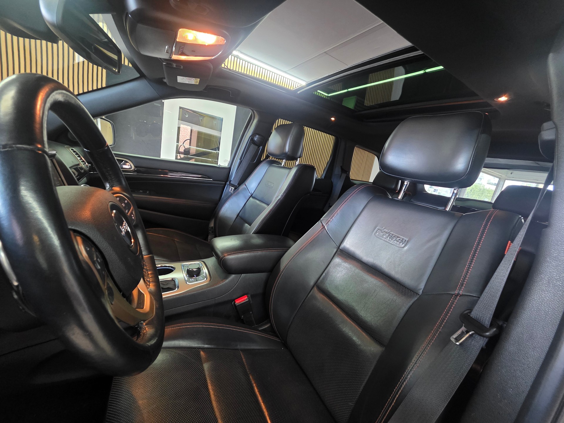 JEEP Grand Cherokee 3.0 CRD 75th Anniversary Automatic-image-10