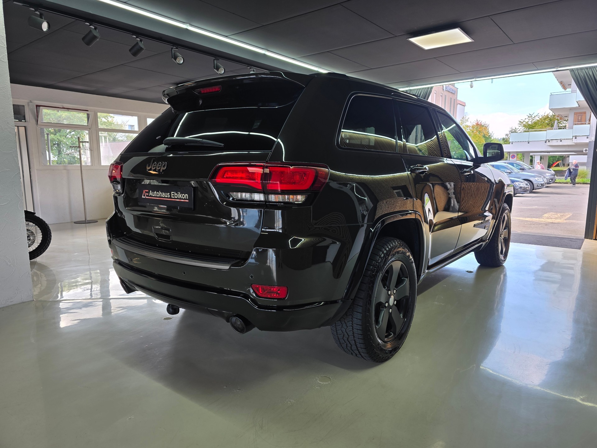 JEEP Grand Cherokee 3.0 CRD 75th Anniversary Automatic-image-6