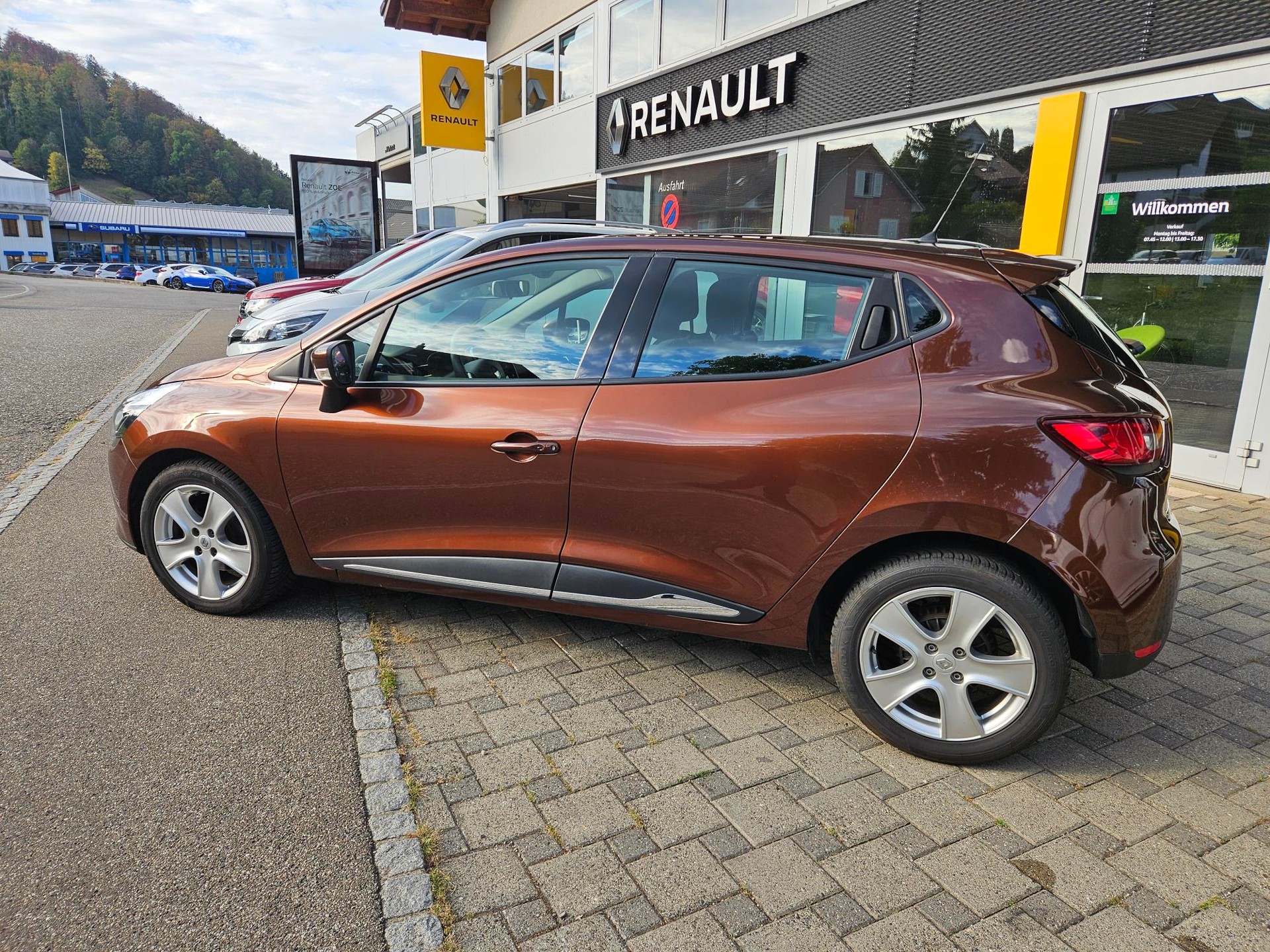 RENAULT Clio 1.2 16V T Swiss Edition EDC-image-2