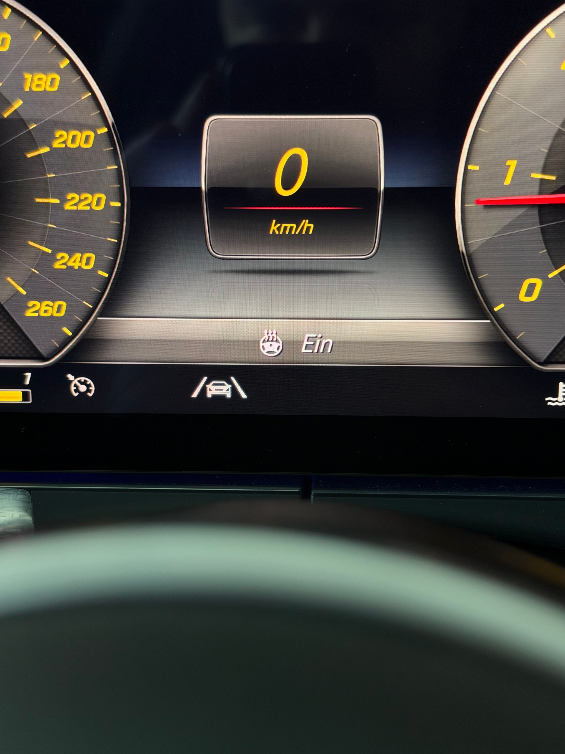 MERCEDES-BENZ E 220 d AMG Line 4Matic 9G-Tronic-image-21