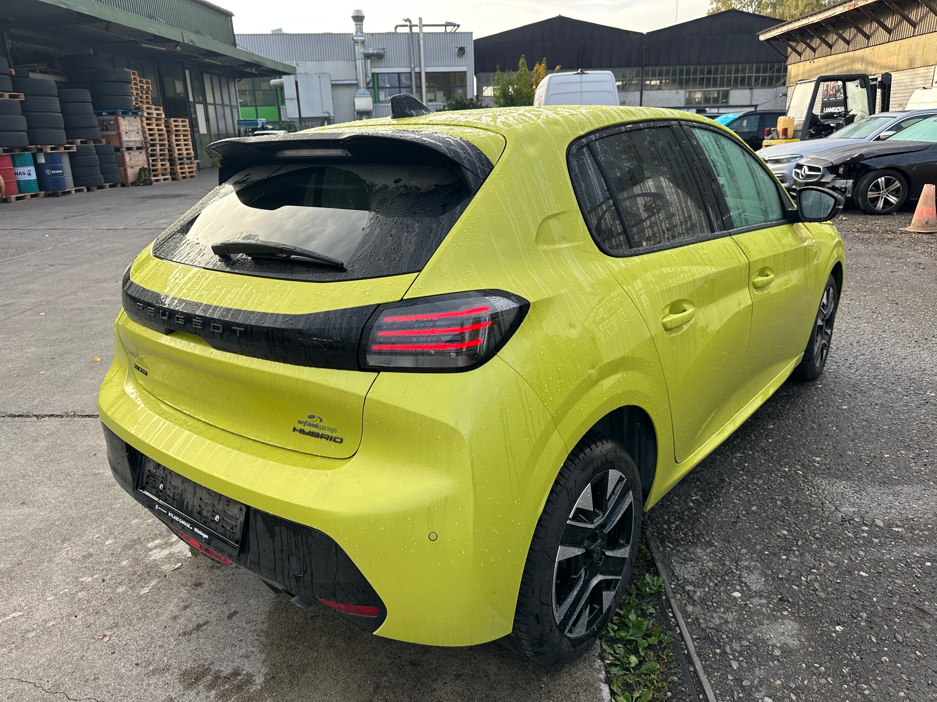 PEUGEOT 208 1.2 MHEV 110 Active-image-3